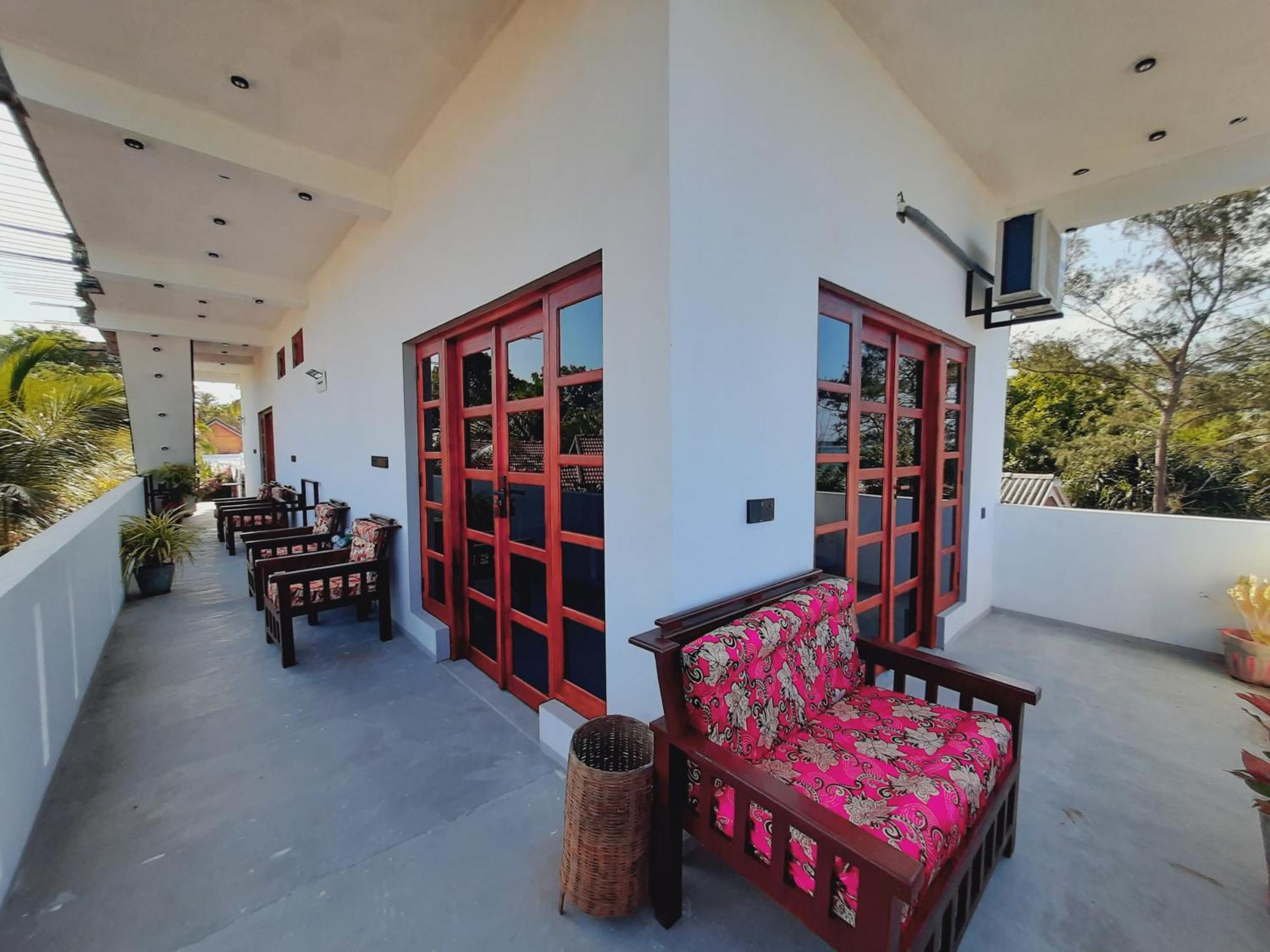 Feel The Waves Hotel Arugam Bay Exterior photo